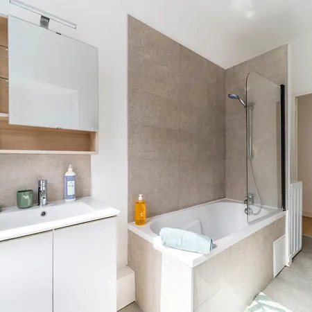 Le Relais - Gare - Metro - Parking - Wifi - Netflix 아파트 투르쿠앵